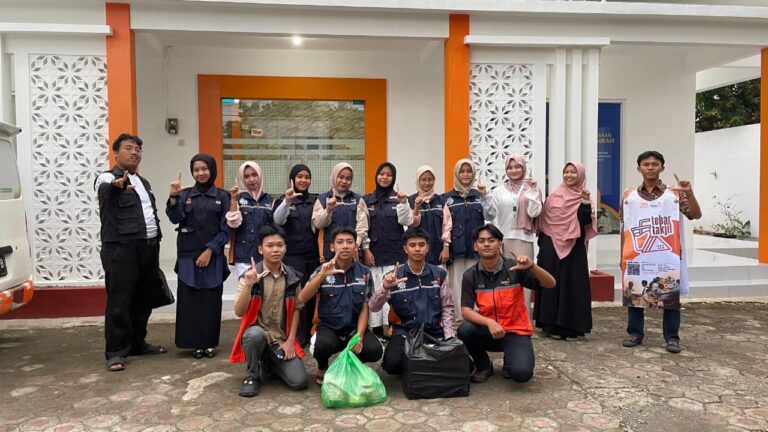 Lazismu Cilacap Tebar Takjil