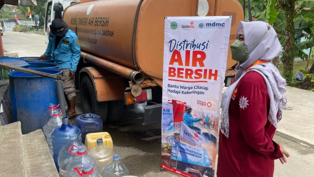 Sedekah Air Bersih Lazismu Cilacap: Bantu Warga Terdampak Kekeringan, Jadikan Setiap Tetes Air sebagai Amal Jariyah
