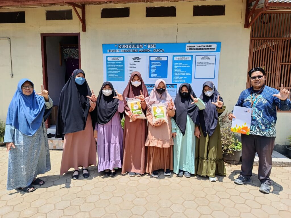 Gebrakan Akhir September! Lazismu & PT S2P Cilacap Salurkan Bantuan Pangan Santri, Intip Deretan Jejak Kebaikannya!