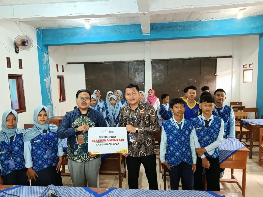 Lazismu Cilacap Salurkan Beasiswa Mentari untuk Dukung Pendidikan Pelajar